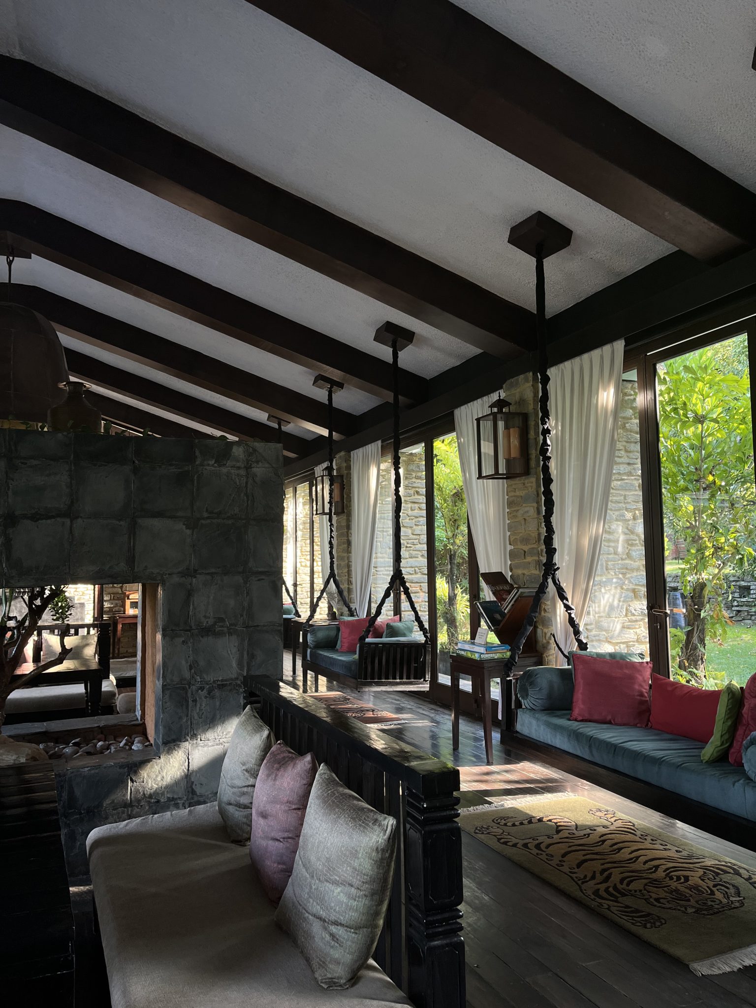 Wooden-beam lounge used in a Pinterest pin example